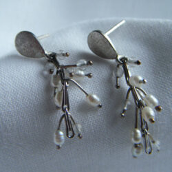 Cluster earrings of silver with pearl and moonstone