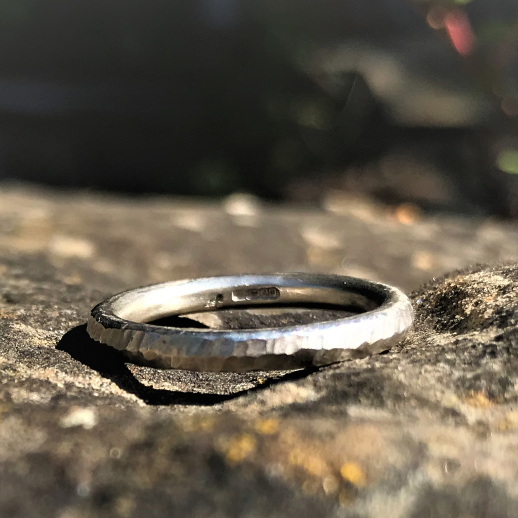 Stacking silver rays thin band