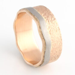 Red gold wiggle band with palladium detail