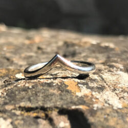Wishbone shaped silver band