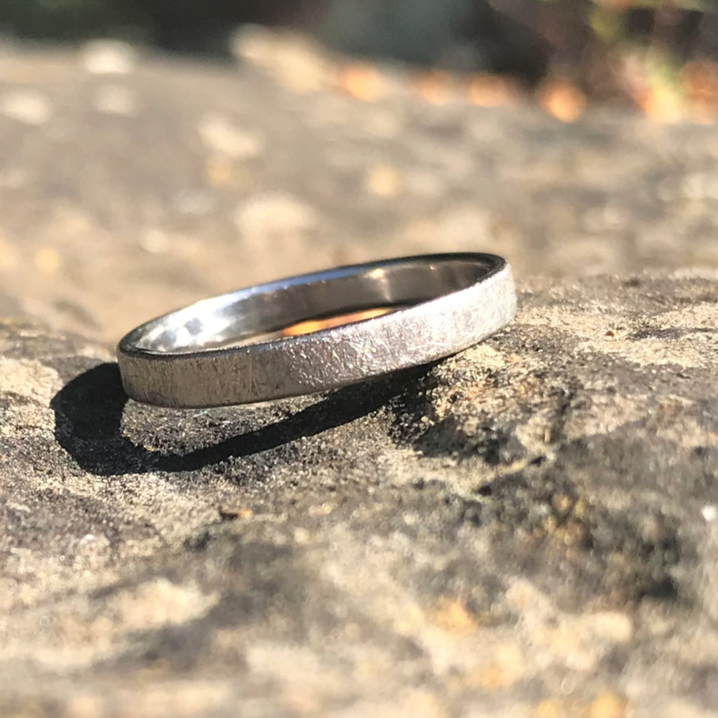 Palladium ring with rough finish