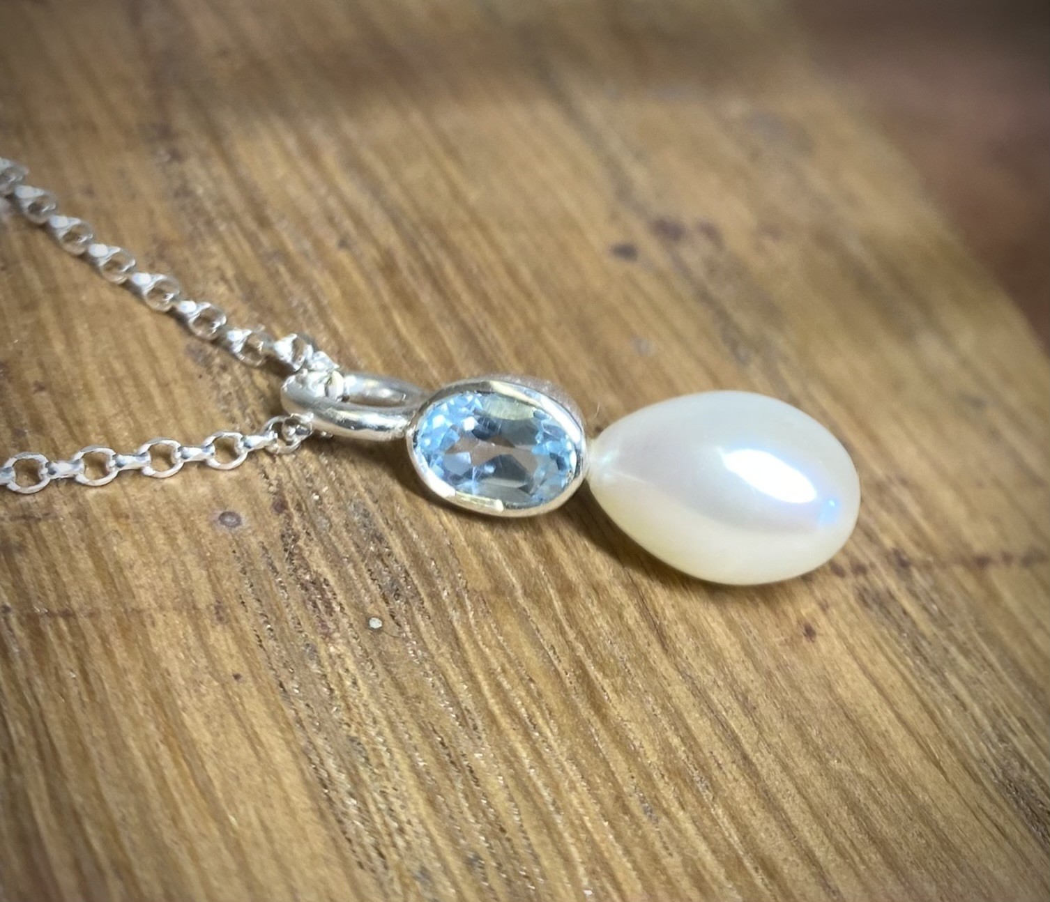 Topaz pearl pendant