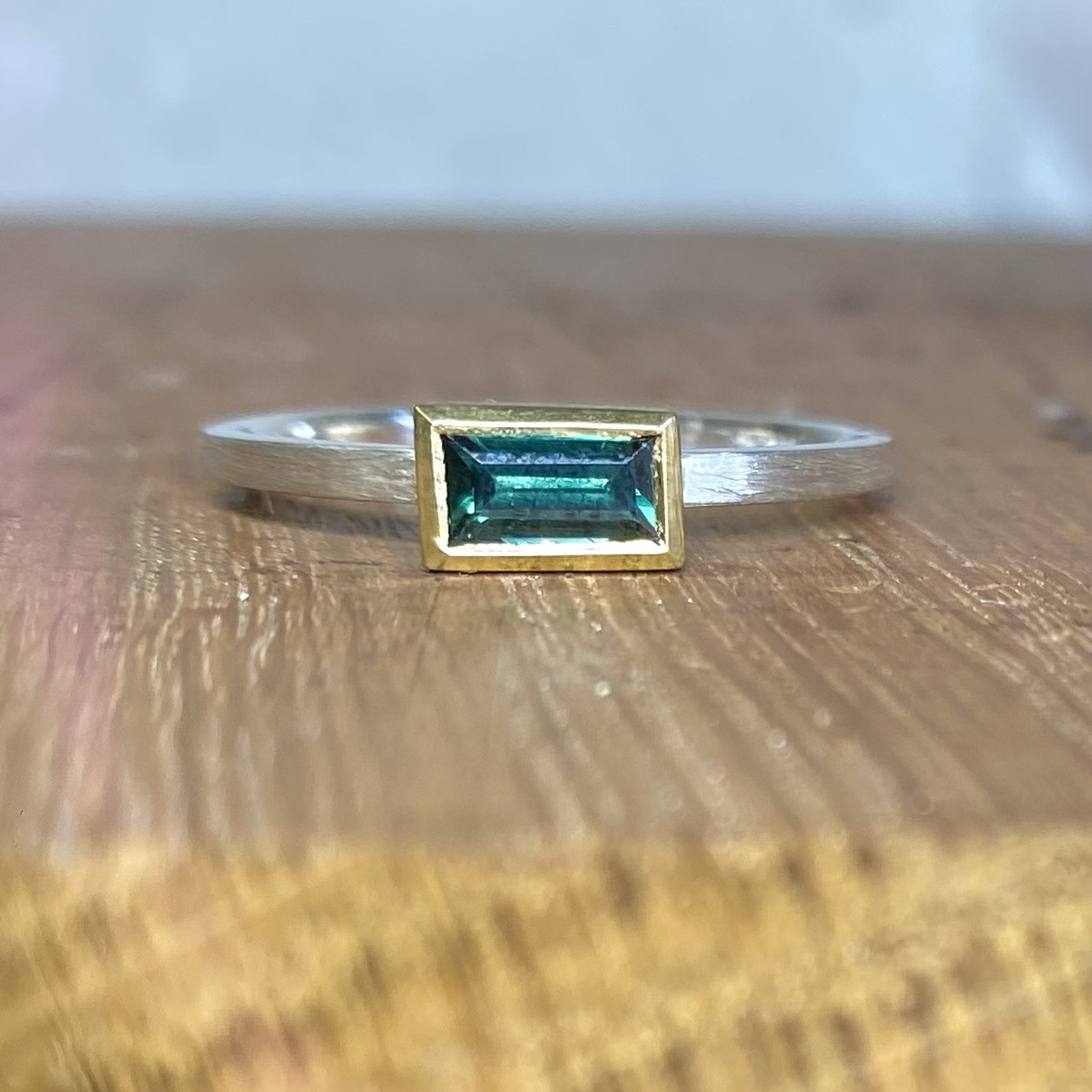 Sapphire baguette ring - Image 3